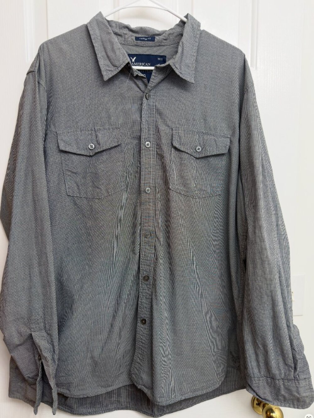 American Eagle Gray Long Sleeve Button Up Shirt